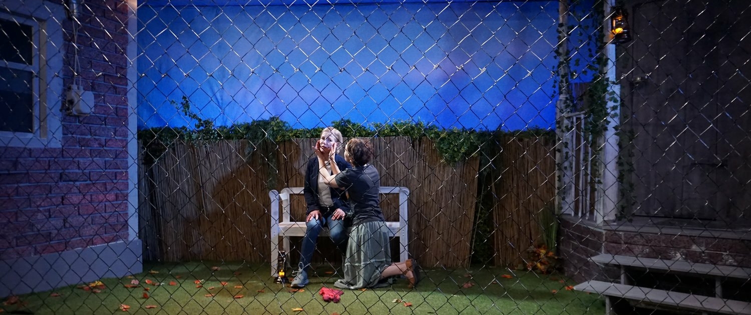 Ralf Waplers Lichtdesign für "Falsche Schlange" Thriller von Alan Ayckbourn, im Blutenburgtheater München