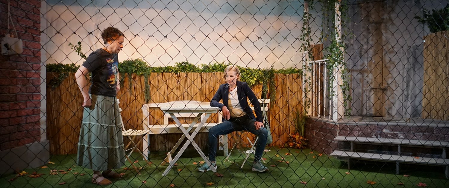 Ralf Waplers Lichtdesign für "Falsche Schlange" Thriller von Alan Ayckbourn, im Blutenburgtheater München