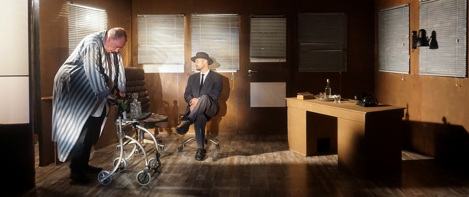 Film Noir-Licht von Ralf Wapler für Schnüffler Sex und schöne Frauen, Blutenburgtheater München