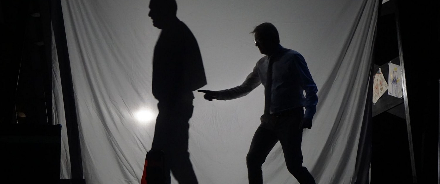 Achtsam Morden, Komödie im bayr. Hof München